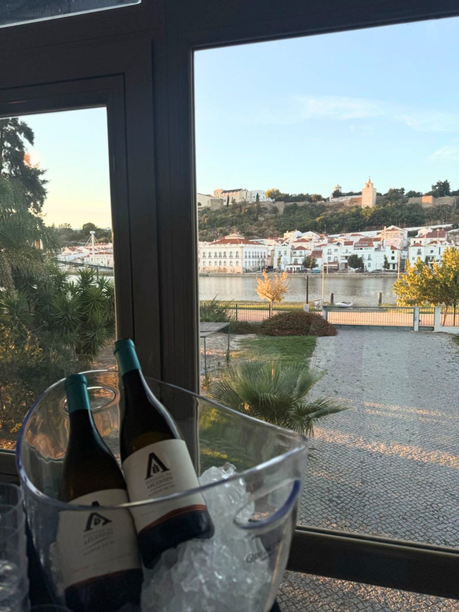 Vista sobre o Rio Sado e o castelo de Alcácer do Sal a partir do Vista Rio